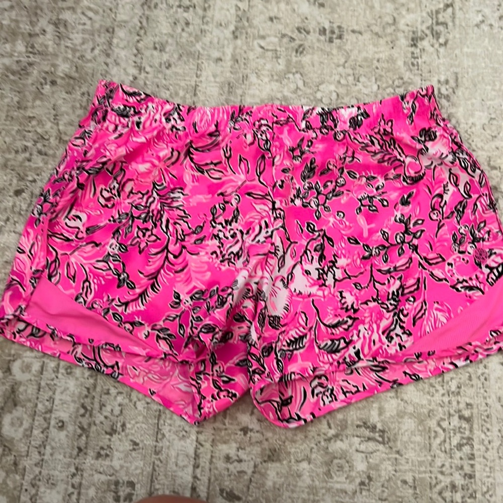 Lilly Pulitzer Luxletic shorts sz M